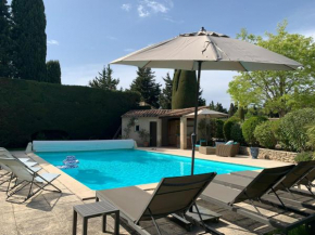 Charmant Mas à Paradou avec Piscine, Terrasse et Jardin, Près des Alpilles - FR-1-599-35